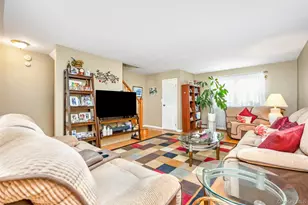 69-06 66th Rd, Middle Village, NY 11379 - Photo 8