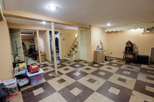 218-19 139th Ave, Springfield Gardens, NY 11413 - Photo 22