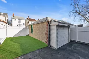 88-35 Vanderveer St, Queens Village, NY 11427 - Photo 18