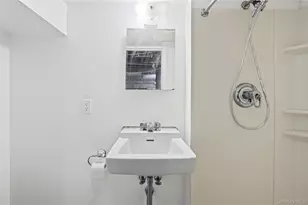 68-36 Groton St, Forest Hills, NY 11375 - Photo 28