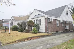 48-37 192nd St, Fresh Meadows, NY 11365 - Photo 2