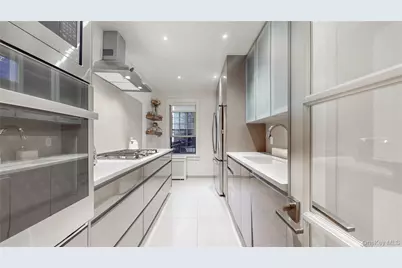 150 Burns Street #2D, Forest Hills, NY 11375 - Photo 4