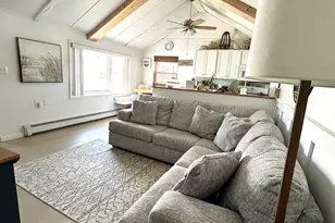 800 S 6th St, Lindenhurst, NY 11757 - Photo 10