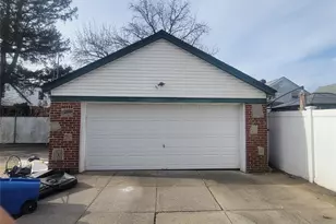 119-24 203rd St, Saint Albans, NY 11412 - Photo 2