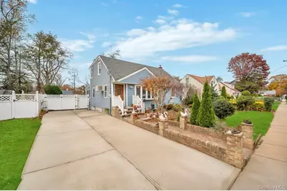 626 Winthrop Drive, Uniondale, NY 11553 - Photo 2