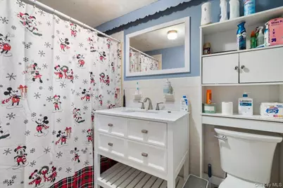 194 Newark Street, Lindenhurst, NY 11757 - Photo 30