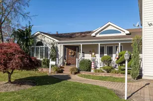 194 Newark St, Lindenhurst, NY 11757 - Photo 2