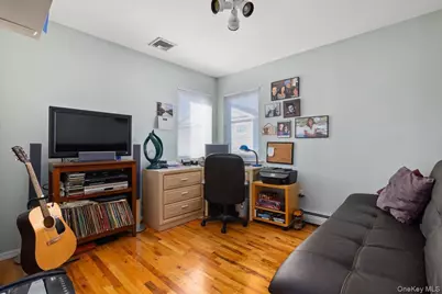 194 Newark Street, Lindenhurst, NY 11757 - Photo 28