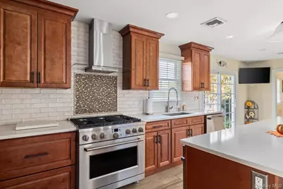 194 Newark Street, Lindenhurst, NY 11757 - Photo 14