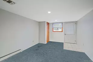 31 Cabin Ln, East Setauket, NY 11733 - Photo 12