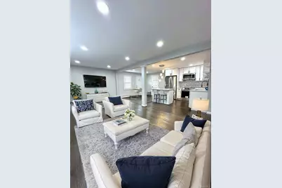 1093 Ditmas Avenue, Uniondale, NY 11553 - Photo 10