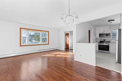 345 41 St Street, Copiague, NY 11726 - Photo 4