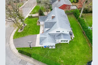 1560 Pebble Lane, Hewlett, NY 11557 - Photo 4