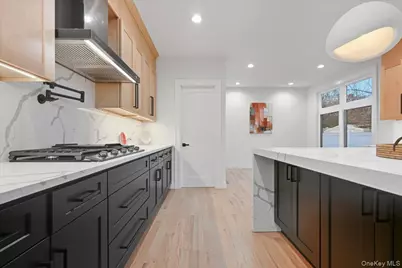 267 Sprucewood Drive, Levittown, NY 11756 - Photo 16