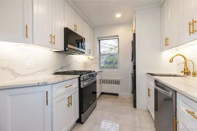 6-8 Wooleys Lane #B-34, Great Neck, NY 11023 - Photo 12