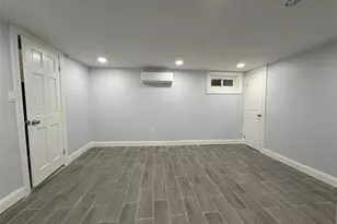 107-15 223rd St, Queens Village, NY 11429 - Photo 4