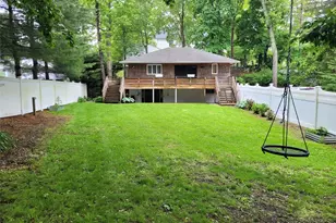 31 Apricot Rd, Rocky Point, NY 11778 - Photo 8