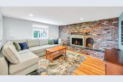 44 Derby Avenue, Greenlawn, NY 11740 - Photo 18