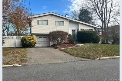 259 W 24th Street, Deer Park, NY 11729 - Photo 2
