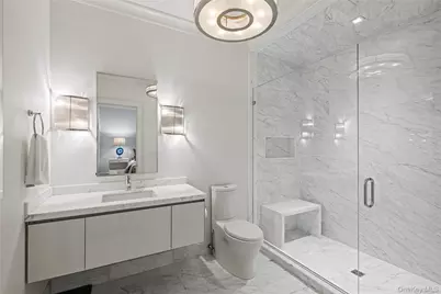 106 Premium Point, New Rochelle, NY 10801 - Photo 30