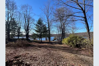 304 Round Lake Terrace, Monroe, NY 10950 - Photo 4