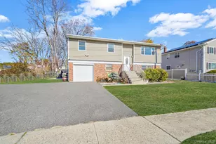 445 45th St, Copiague, NY 11726 - Photo 4