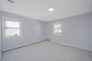 445 45th St, Copiague, NY 11726 - Photo 18