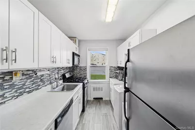 252-01 72nd Avenue #Lower, Bellerose, NY 11426 - Photo 8