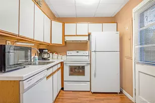 4 Florida Ave, Copiague, NY 11726 - Photo 10