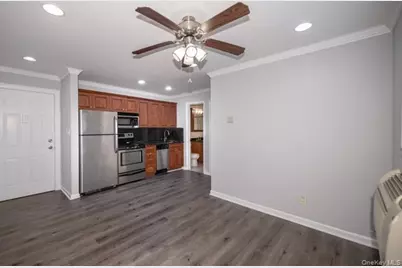 387C Great East Neck Road #387C, West Babylon, NY 11704 - Photo 4