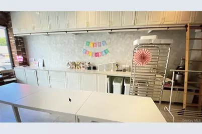 494 New Rochelle Road, Bronxville, NY 10708 - Photo 2