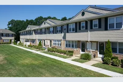 1355 Roanoke Avenue #11RG, Riverhead, NY 11901 - Photo 1