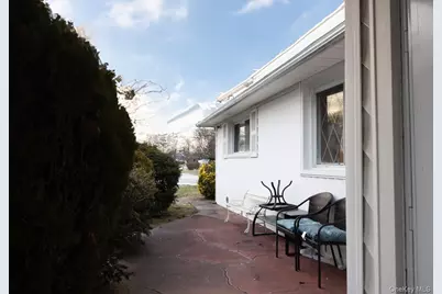 1322 Barry Drive S, Valley Stream, NY 11580 - Photo 12