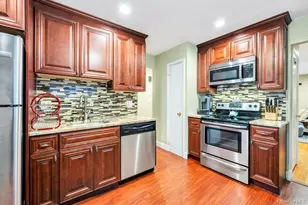 24 W Oak St, Farmingdale, NY 11735 - Photo 12