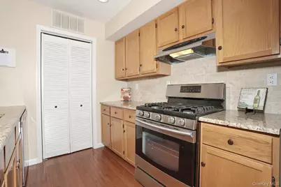 262 E Crooked Hill Road, Pearl River, NY 10965 - Photo 10