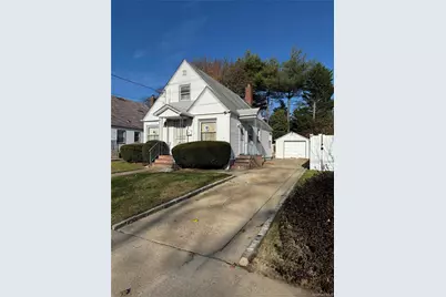 133 Wellington Street, Hempstead, NY 11550 - Photo 2
