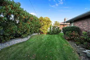 158 Old Courthouse Rd, Manhasset Hills, NY 11040 - Photo 38