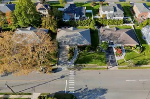 158 Old Courthouse Rd, Manhasset Hills, NY 11040 - Photo 4