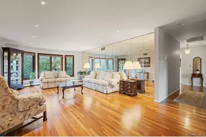 158 Old Courthouse Road, Manhasset Hills, NY 11040 - Photo 6