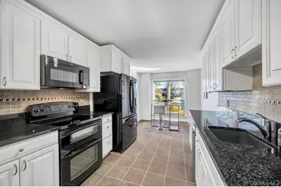 173 North Lane, Smithtown, NY 11787 - Photo 4