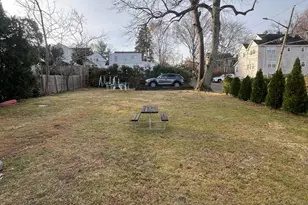 14 Redbrook Rd, Great Neck, NY 11024 - Photo 20