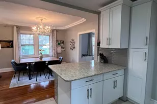 14 Redbrook Rd, Great Neck, NY 11024 - Photo 6