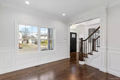 3421 Hawthorne Drive N, Wantagh, NY 11793 - Photo 8