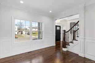 3421 Hawthorne Dr N, Wantagh, NY 11793 - Photo 8