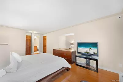 141 Great Neck Road #2G, Great Neck, NY 11021 - Photo 32