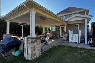 44 Buffet Pl, Huntington Station, NY 11746 - Photo 14