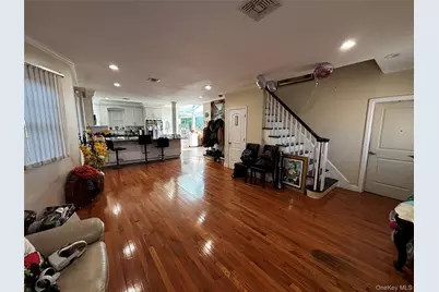 44 Buffet Place, Huntington Station, NY 11746 - Photo 4