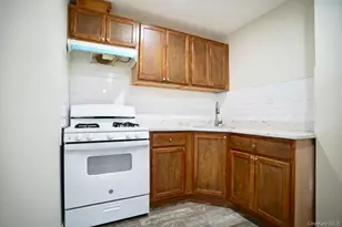 90-15 207th St, Queens Village, NY 11428 - Photo 18