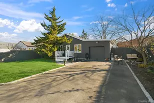 9 Lynch St, Huntington Station, NY 11746 - Photo 4