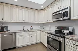 9 Lynch St, Huntington Station, NY 11746 - Photo 14